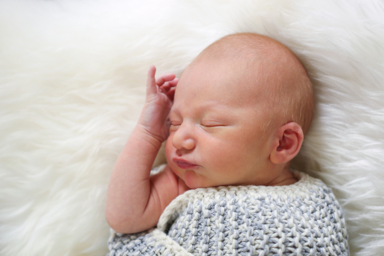 Newborn_Baby_Swaddled