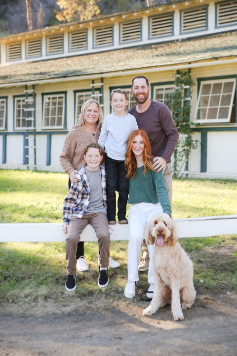 Diana Henderson Photography, Best Los Angeles Family Photographer, What to wear for a family photography session, How to dress my family for a photo shoot, Los Angeles Family Photographer, Will Rogers State Park Family Photos