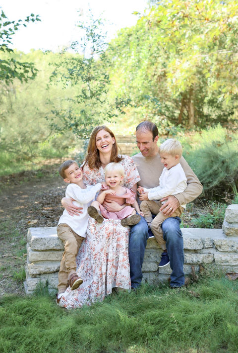 Diana Henderson Photography, Best Los Angeles Family Photographer, What to wear for a family photography session, How to dress my family for a photo shoot, Los Angeles Family Photographer, Arlington Garden Pasadena