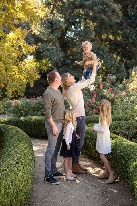 Diana Henderson Photography, Best Los Angeles Family Photographer, What to wear for a family photography session, How to dress my family for a photo shoot, Los Angeles Family Photographer, Orcutt Ranch Family Photos