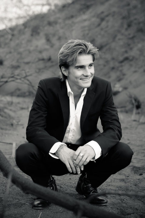 Senior Photo Boy in a suit Los Angeles, Diana Henderson Photography