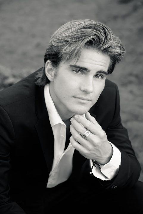 Senior Photo Boy in a suit Los Angeles, Diana Henderson Photography